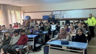 Ortaokul öğrencilerine trafik bilinci eğitimi
