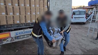 Osmaniyede durdurulan 2 tırda 44 bin 230 paket kaçak sigara ele geçirildi