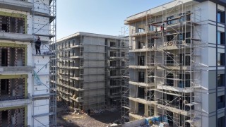 Osmaniyede rezerv alandaki binalar yükseliyor
