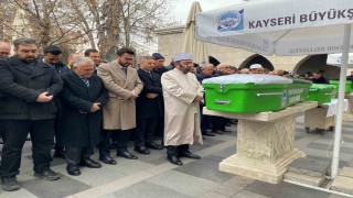 Otel yangınında hayatını kaybeden Kayserili kadın toprağa verildi