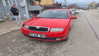 Otomobilin çocuğa çarptığı anlar kamerada