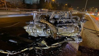 Otomobilin motoru yerinden koptu