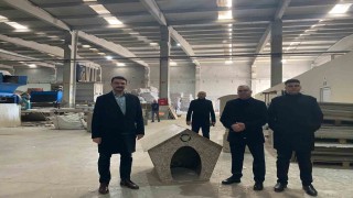 Özel sektörden sokak hayvanlarının barınması için kaymakamlığa destek