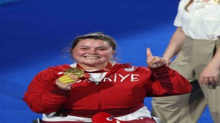 Öznur Cüre Girdi, yılın paralimpik kadın sporcusu seçildi