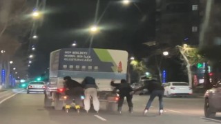 Patenli gençlerin trafikteki tehlikeli oyunu
