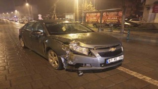 Polis alkollü sürücüyü aracın üzerine atlayarak durdurdu