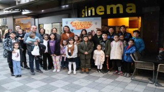 Polis çocukları sinema etkinliğinde bir araya geldi