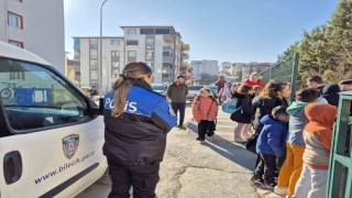 Polis ekipleri velileri bilgilendirdi