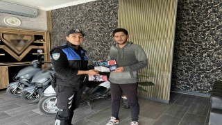 Polisten vatandaşlara suçtan korunma eğitimi