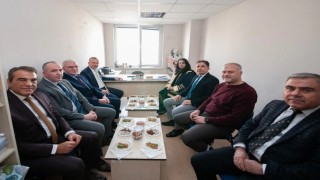 Rektör Levent, Mühendislik ile İktisadi ve İdari Bilimler Fakültesinde unvan alan akademisyenleri tebrik etti