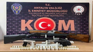 Rusyada kırmızı bültenle aranan şahıs Antalyada yakalandı