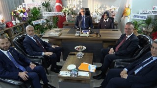 Sağlık Bakanı Memişoğlundan AK Parti Kütahya İl Başkanlığına ziyaret