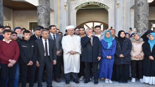Şahinbeyde 177 öğrenci Umreye yolcu edildi