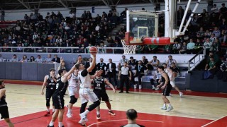 Sakarya Büyükşehir Basketbol İstanbulda seriyi sürdürmek istiyor