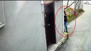Saklambaç oynayan kapkaççıyı, polis sobeledi...O anlar kamerada