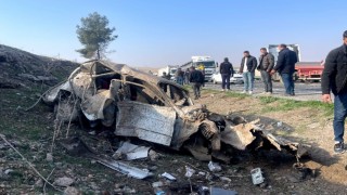 Şanlıurfada tırla çarpışıp şarampole devrilen otomobilin sürücüsü ağır yaralandı