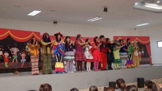 Sarıgöllü çocuklar Sevimli müzisyenler hiç kişilik orkestra ile doyasıya eğlendi