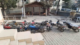 Şase ve motor numaraları kazınmış motosikletlere el konuldu
