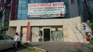 Şerefle batan fabrikanın malları