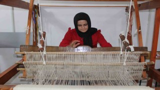 Siirtte kadınlar, erkek işi olarak görülen battaniye üretiminde söz sahibi oldu