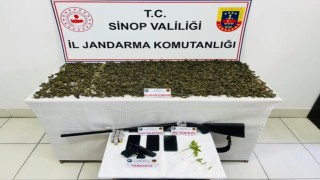 Sinopta bin 689 gram kubar esrar maddesi ele geçirildi
