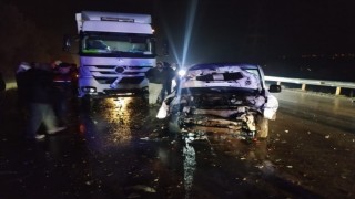 Sinopta hafif ticari araç ile tır çarpıştı: 2 ölü, 2 yaralı