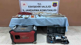 Sit alanında kaçak kazı yapan şahıs jandarma ekiplerince yakalandı