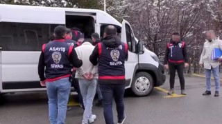 Sivasta 9 kişiyi dolandıran 4 şahıs yakalandı