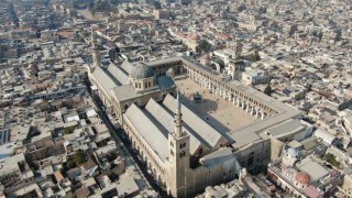 Suriyeliler bir kez daha Cuma namazı için Emevi Camiinde