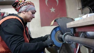 Sürmene bıçağının Şennur ustası