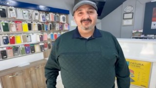 Tamir etmeye çalıştığı kapı bir anda tuzla buz oldu