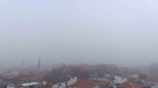 Tarihi Karahisar Kalesi sis nedeniyle gözlerden kayboldu