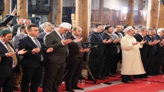 Tarihi Ulu Camiide Regaip Kandili özel programı ile tarihi bir gün yaşandı