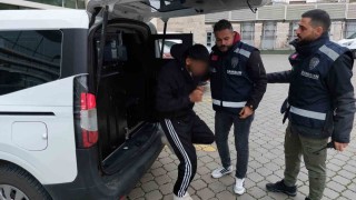 Tartıştığı arkadaşını bıçakla ağır yaraladı
