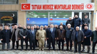 Tatvan Kaymakamı Demir muhtarlarla bir araya geldi