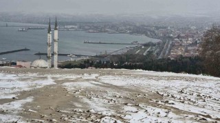 Tekirdağda kar yağışı, 2 farklı atmosfer yaşandı