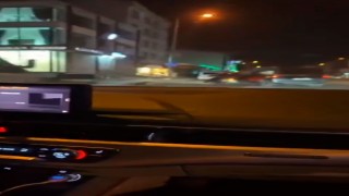 Ters yöne dönmeye çalışırken motorlu kuryeye çarptı, kaza anı kamerada