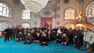 Tomarzalılar sabah namazında camilerde buluşuyor
