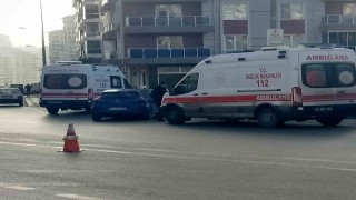 Trafik kazası kameraya yansıdı