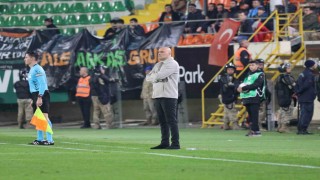 Trendyol Süper Lig: Alanyaspor: 1 - Konyaspor: 0 (İlk yarı)