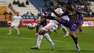 Trendyol Süper Lig: Eyüpspor: 0 - Sivasspor: 0 (İlk yarı)