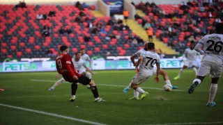 Trendyol Süper Lig: Gaziantep FK: 0 - Bodrum FK: 0 (İlk yarı)