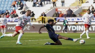 Trendyol Süper Lig: Kasımpaşa: 2 - Gaziantep FK: 1 (İlk yarı)