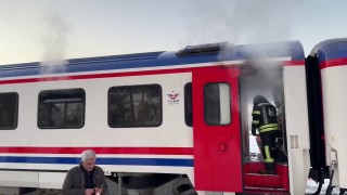 Turistik Doğu Ekspresi vagonunda çıkan yangına itfaiye müdahale etti
