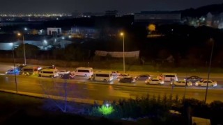Tuzlada düğün konvoyu yolu kapattı, metrelerce araç kuyruğu oluştu