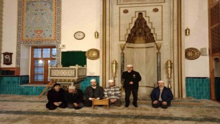Umre kafilesi dualarla uğurlandı