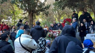 Usta sanatçı Ferdi Tayfurun sevenleri kabrine akın etti