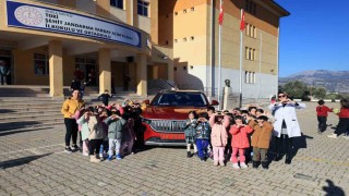 Vali Akbıyık çocukların TOGG talebini geri çevirmedi
