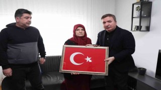 Vali Aydoğdu şehit ailesi ve hastanede yaşlı kadını ziyaret etti