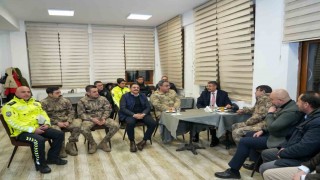 Vali Çelik, yılbaşında mesai yapan ekipleri ziyaret etti